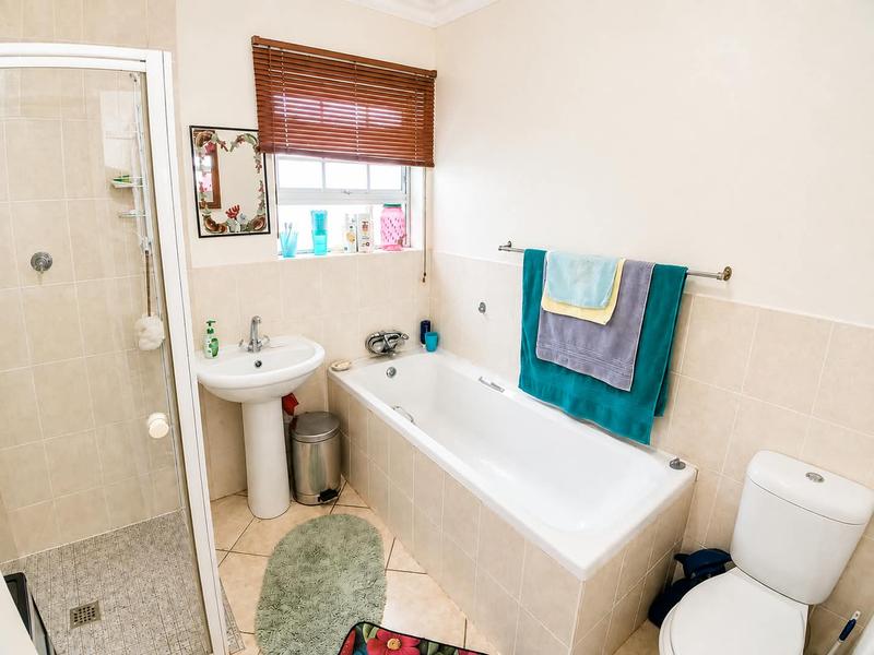 3 Bedroom Property for Sale in Fraaiuitsig Western Cape
